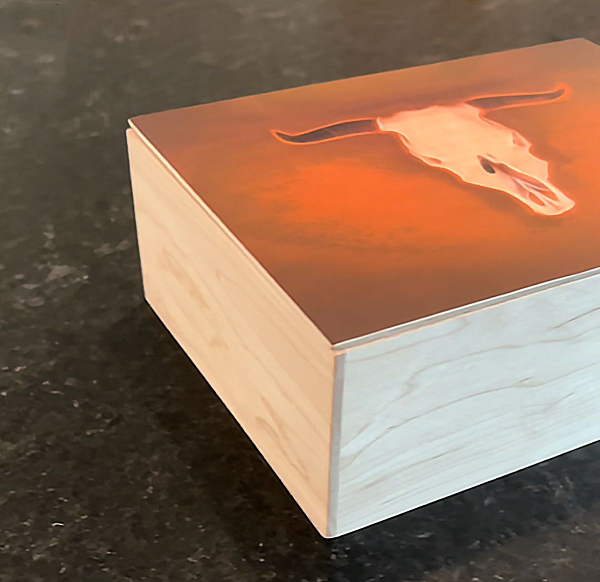 Lighting Skull natural wood box